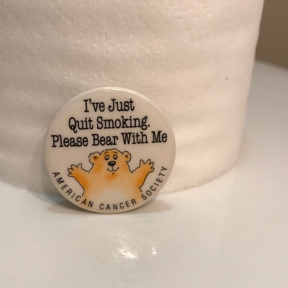 ⚡️FINAL PRICE⚡️ VTG I’ve Just Quit Smoking Bear w/ me Pin - Picture 1 of 4